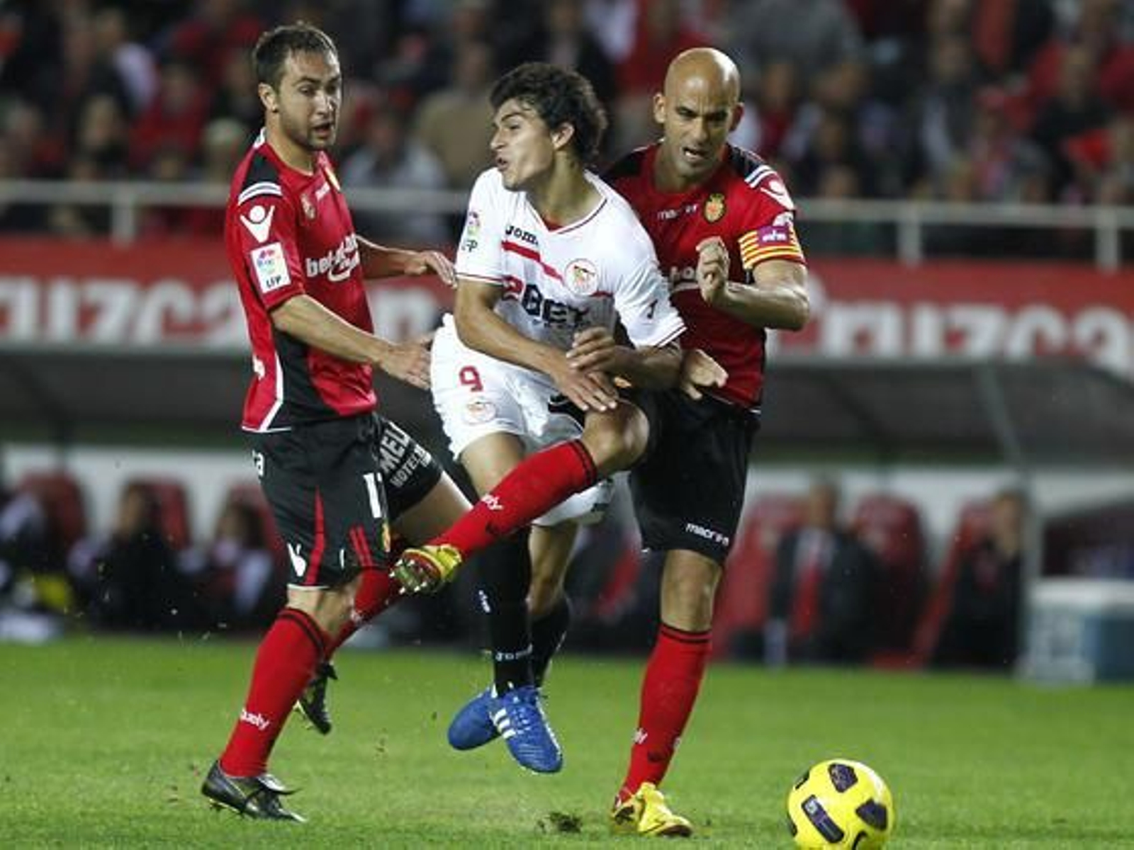 Los de Manzano caen en casa tras un gol del Webo en el minuto 90.

Foto: Antonio Pizarro
