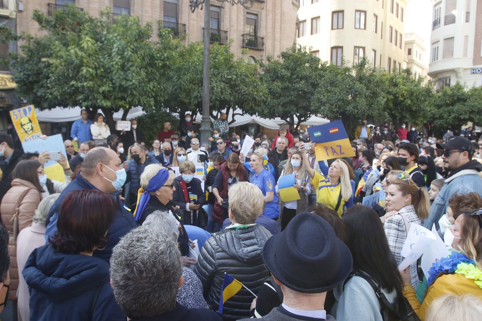 La concentración contra la guerra en Ucrania en Córdoba, en imágenes