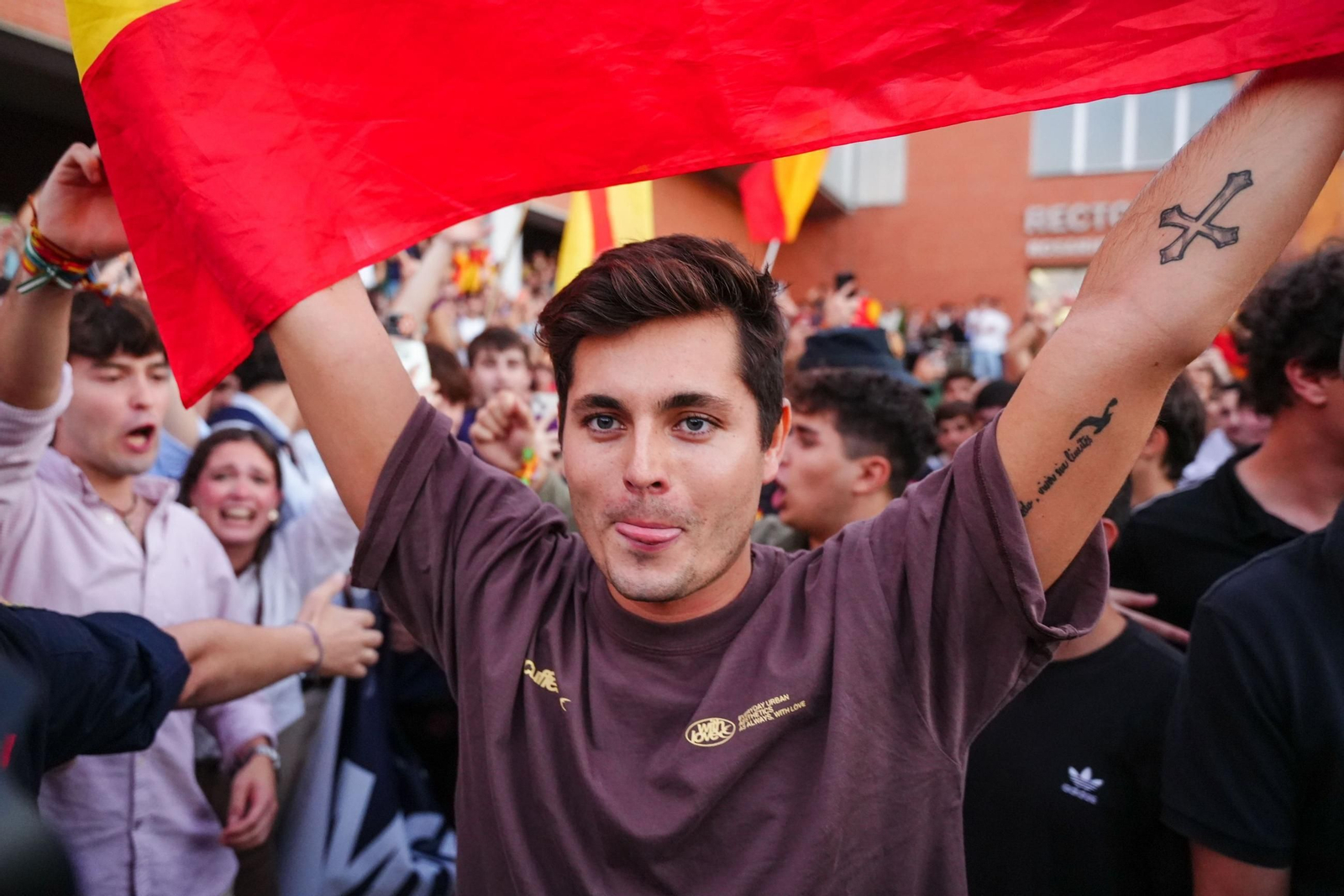 Vito Quiles en la Universidad Pablo de Olavide de Sevilla: fotos de las concetraciones a favor y en contra