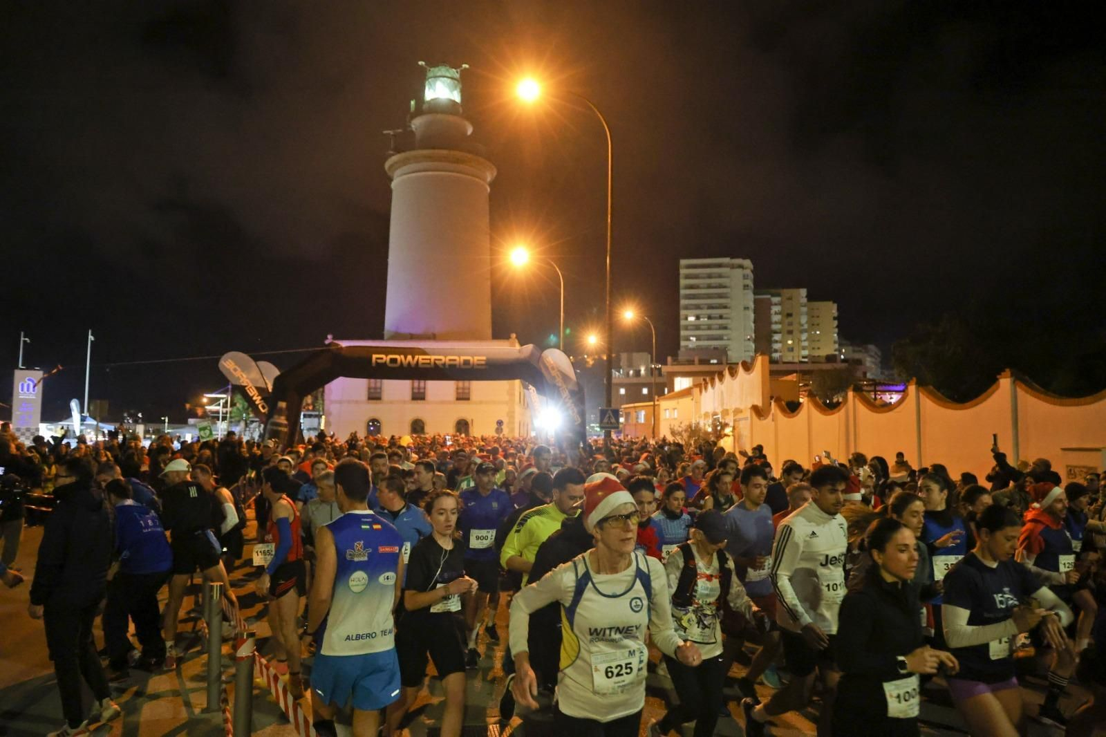 Las fotos de la San Silvestre del Real Club Mediterráneo en Málaga