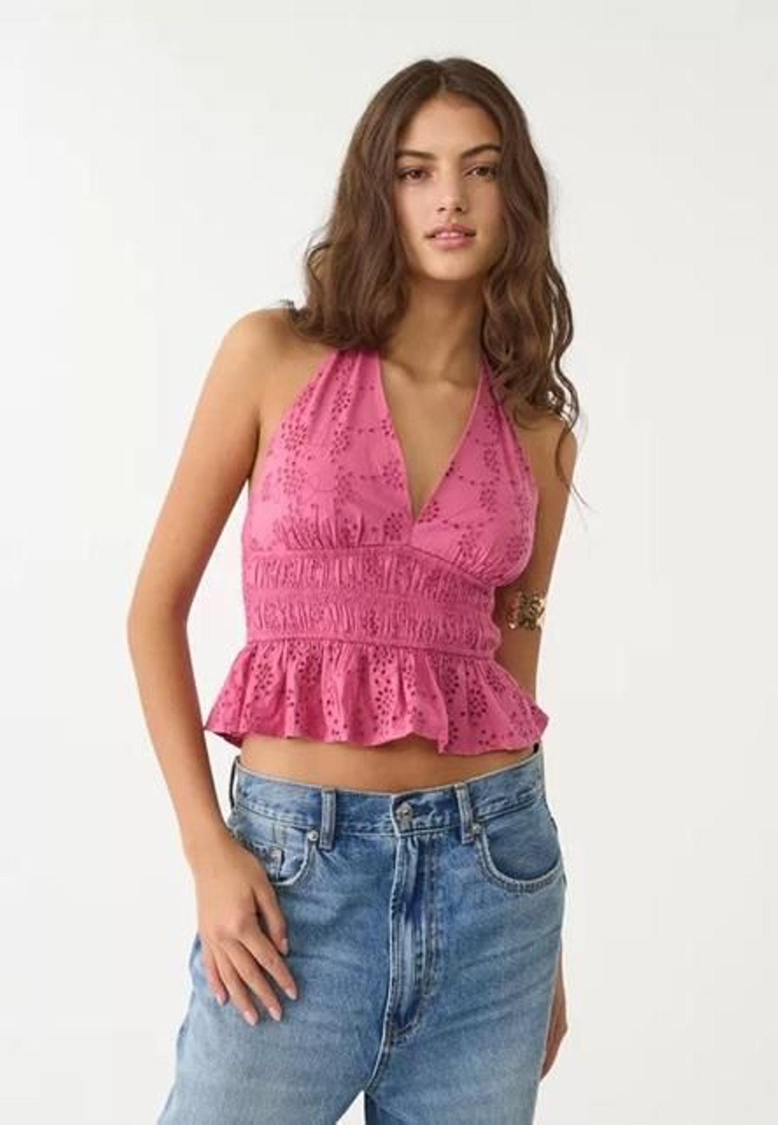 Top bordado de Stradivarius.