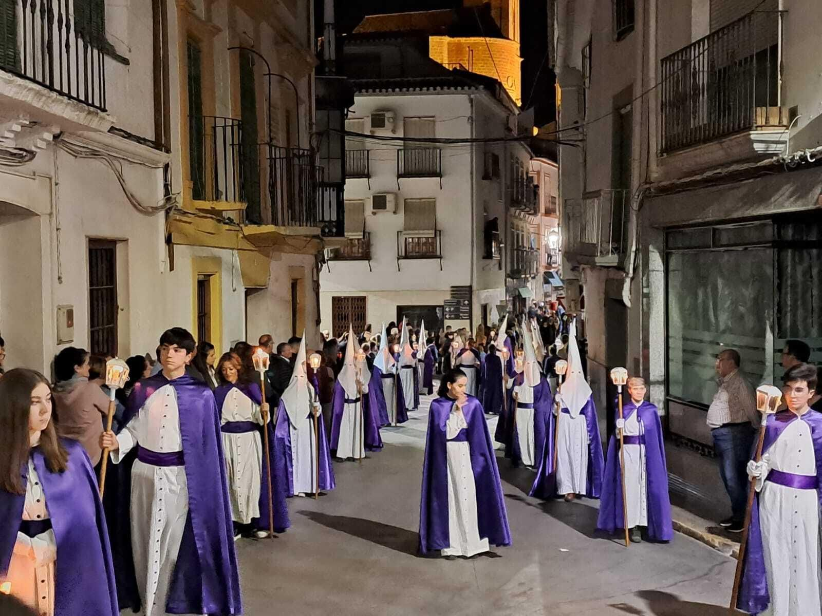 Jueves Santo en Iznájar: La procesión del Cristo del Perdón, en fotografías Jueves Santo en Iznájar: La procesión del Cristo del Perdón, en fotografías