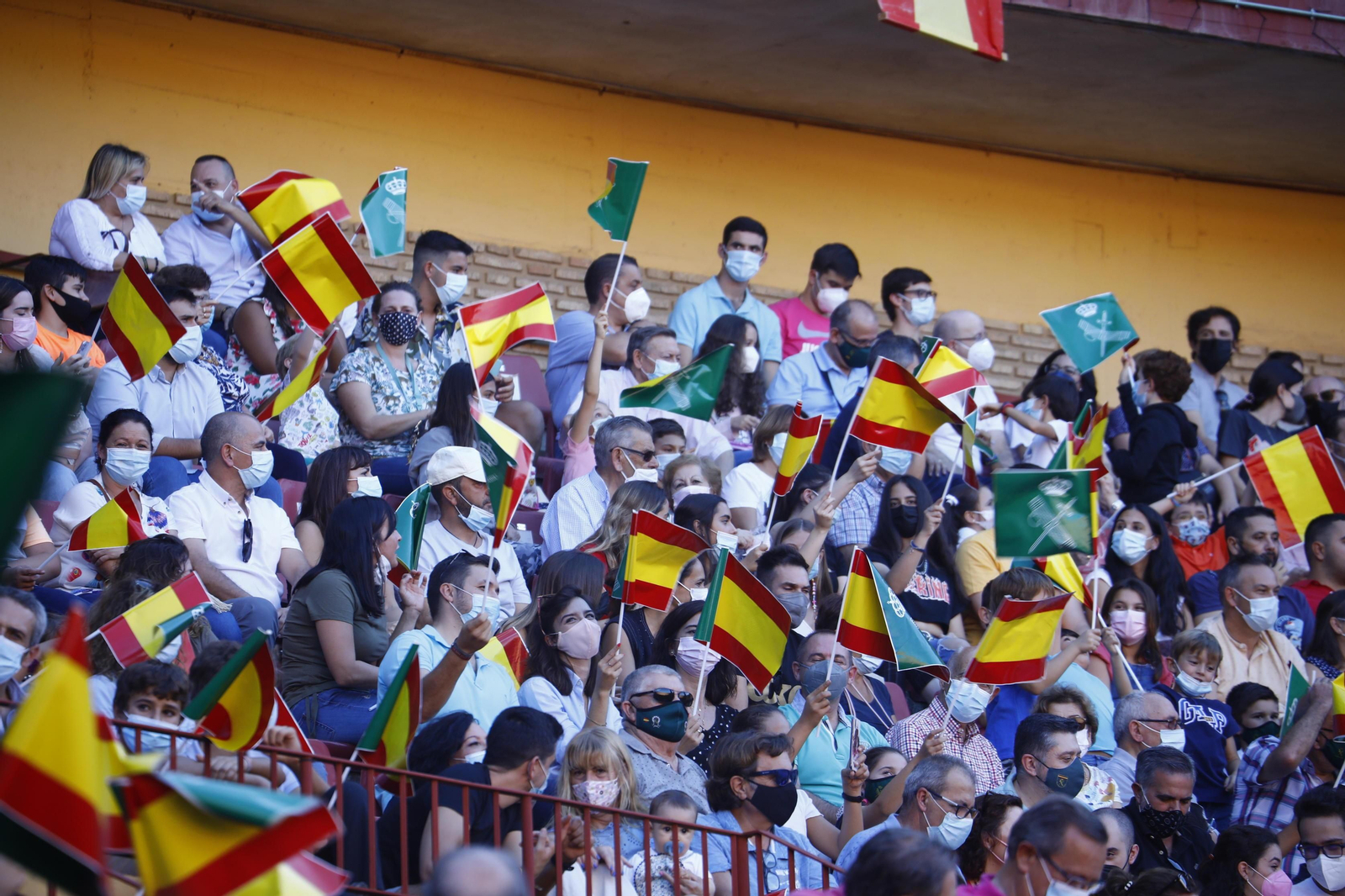 La impresionante exhibición de la Guardia Civil en la plaza de toros de Córdoba, en fotografías