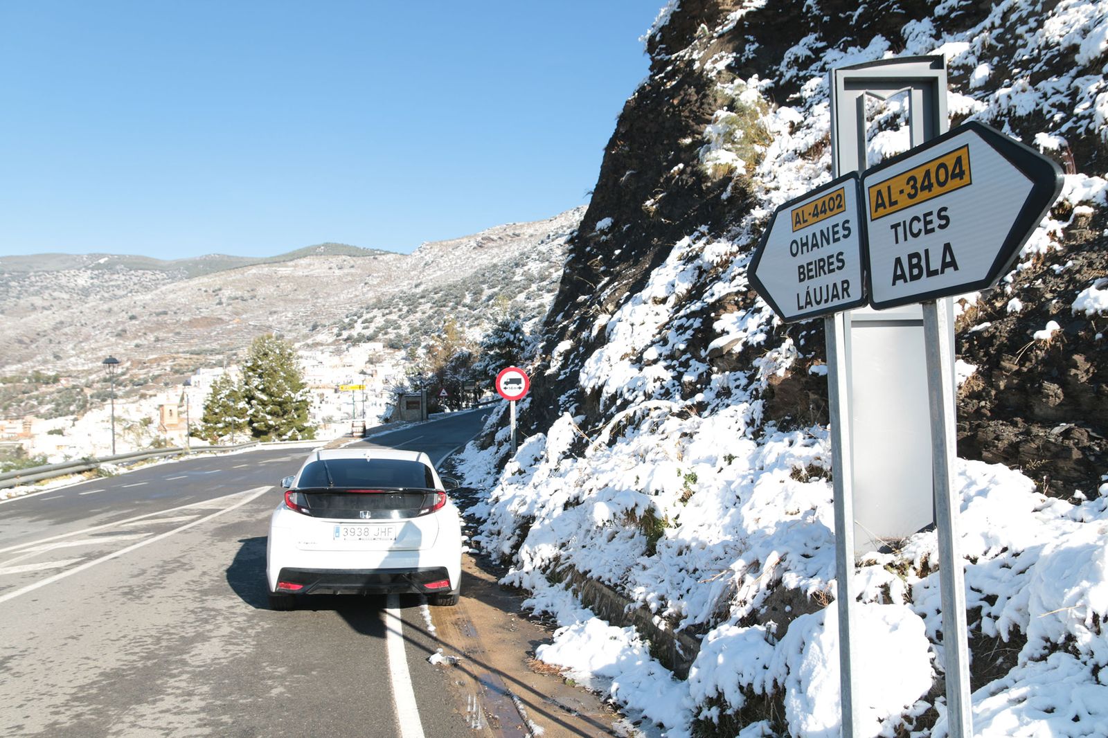 La nieve y el frío marcan estos días el interior de Almería, con nivel azul activado en el Valle del Nacimiento.