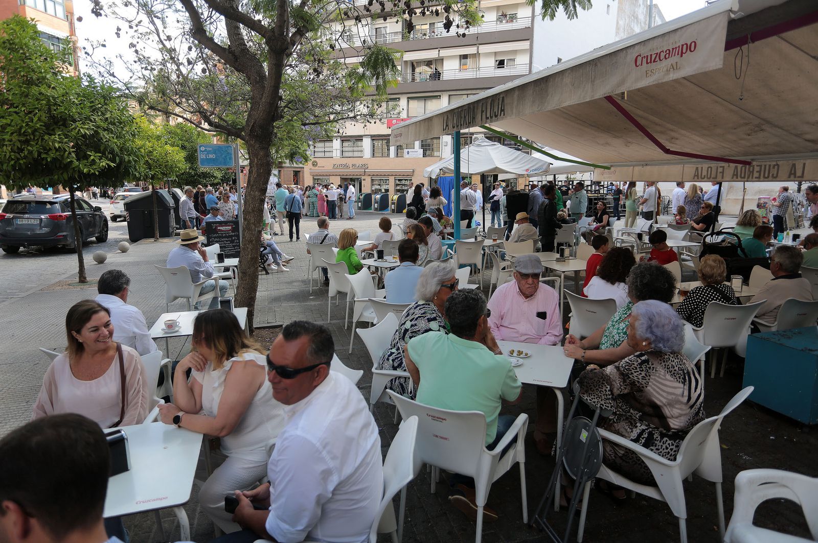 Imágenes del ambiente en Huelva en la mañana del sábado