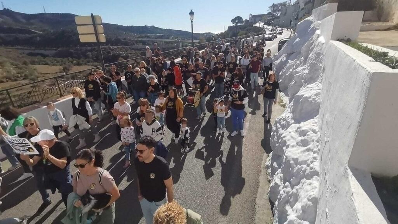 Una de las manifestaciones de la plataforma ciudadana en contra de la ubicación de la subestación eléctrica de Torrox
