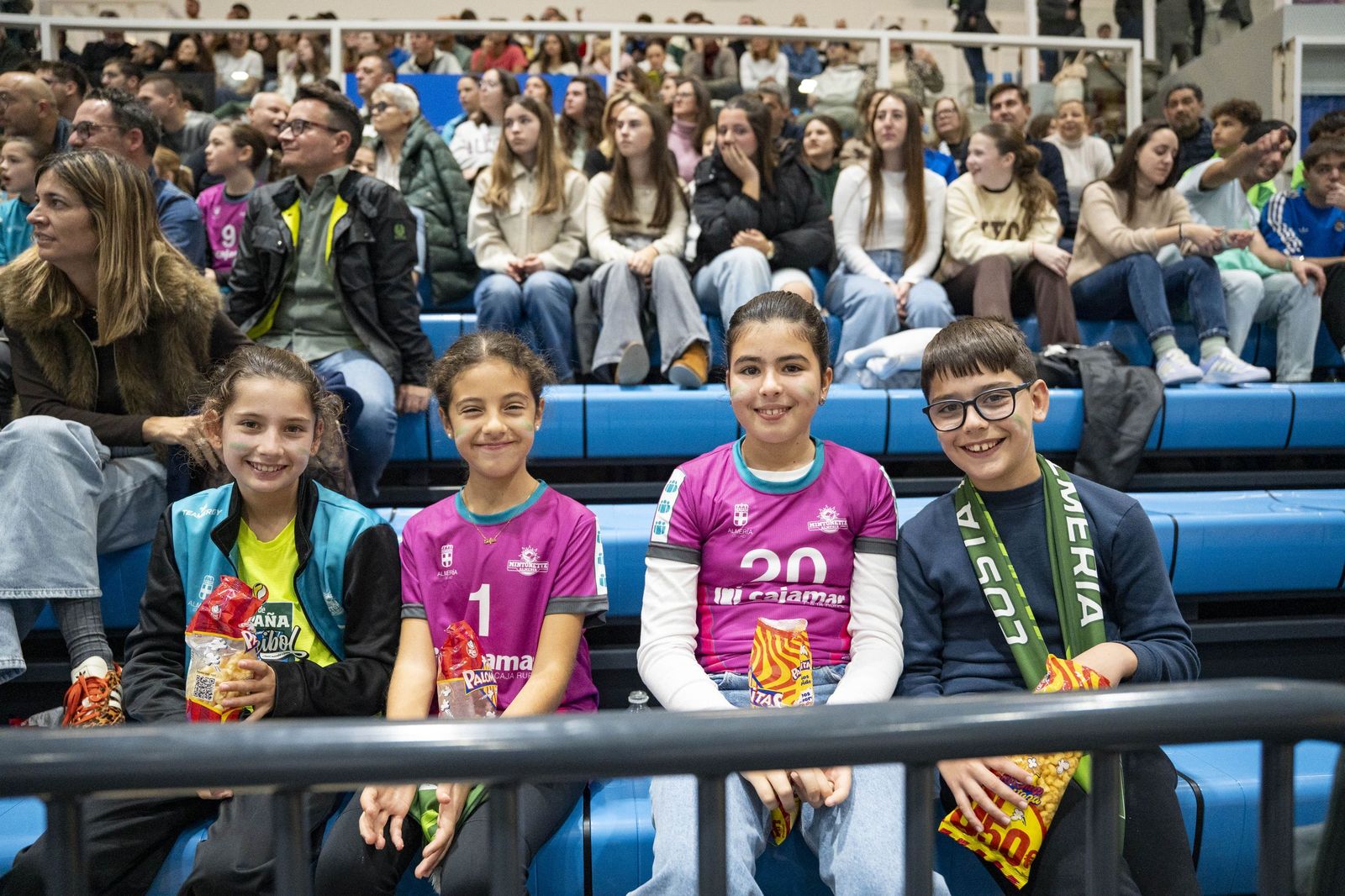 Las imágenes del partido entre Unicaja Costa de Almería y Pamesa Teruel de Superliga de voleibol