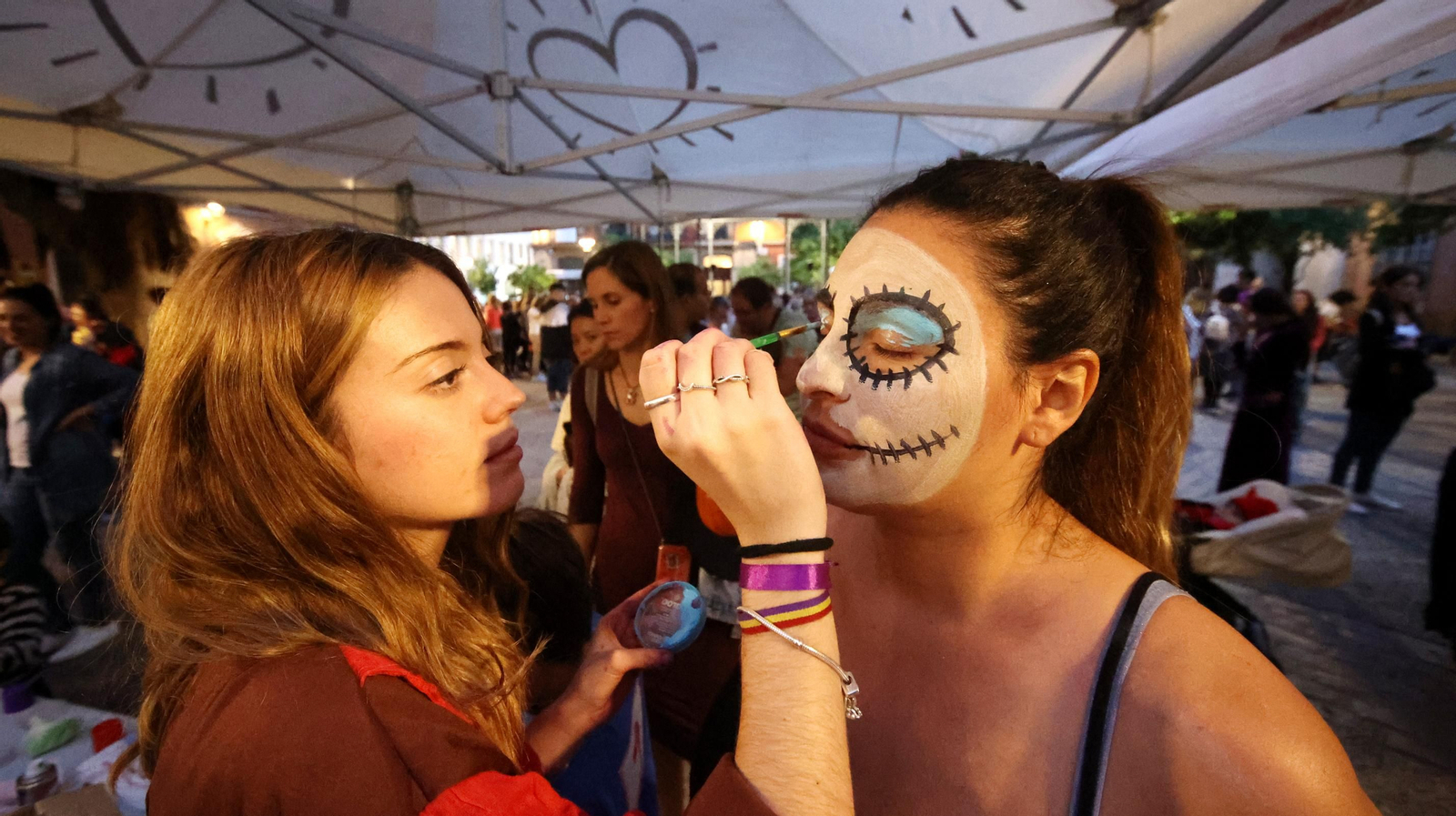 El desfile de Halloween llena las calles de Jerez