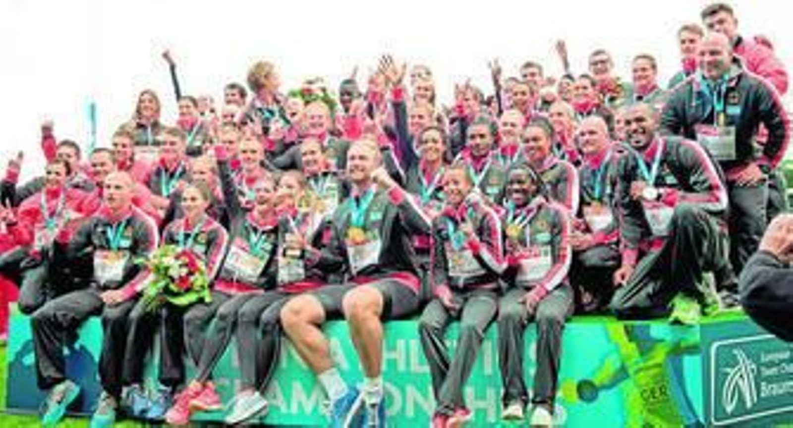 El equipo alemán celebra el triunfo cosechado en el Europeo de selecciones.