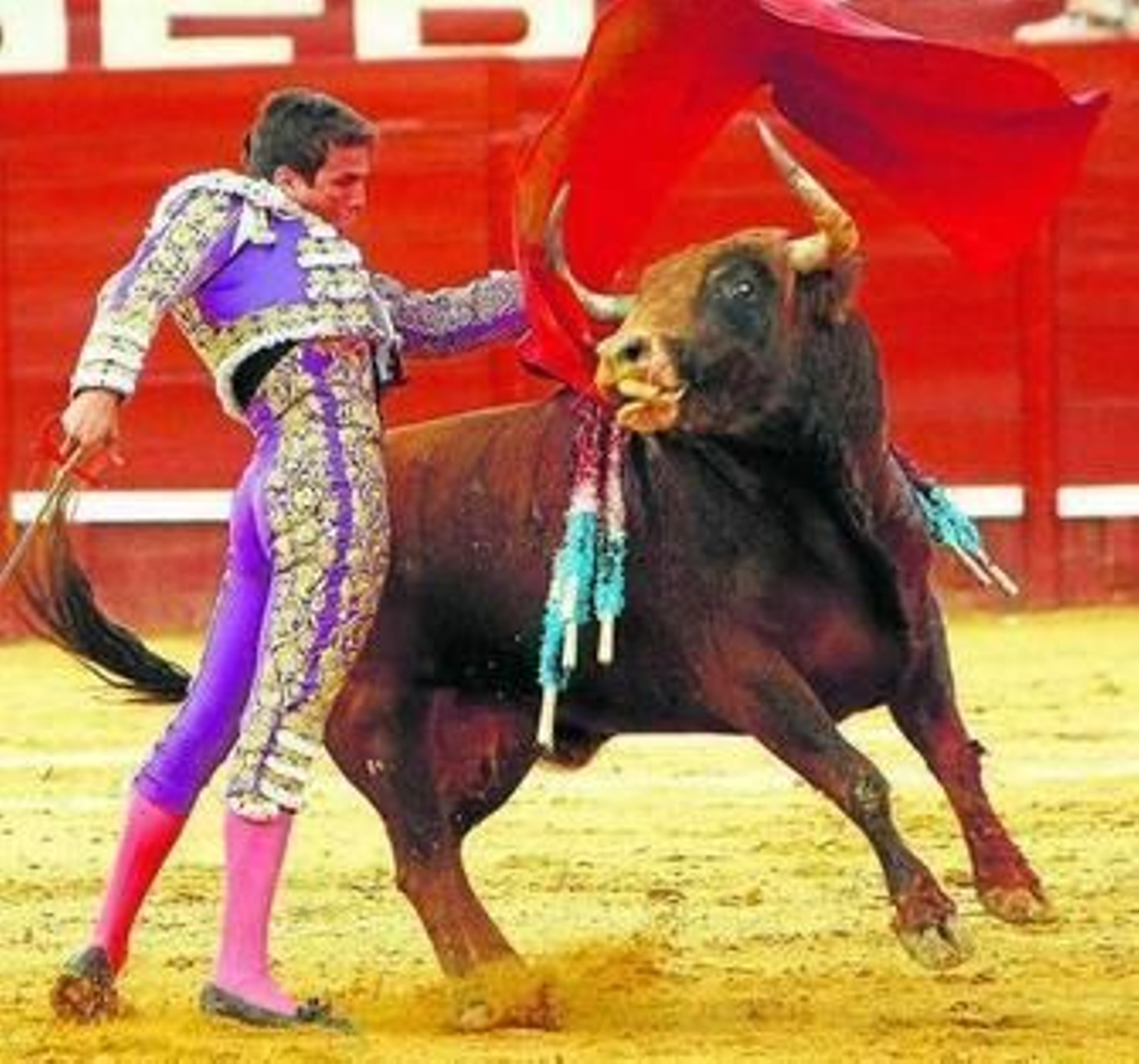 José María Manzanares, en un pase de pecho.