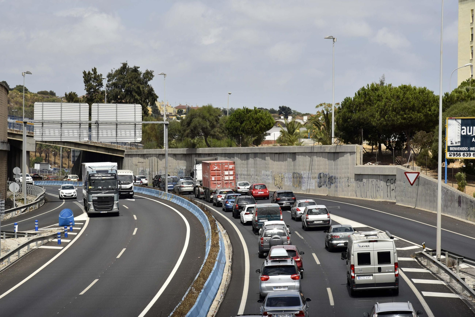 Retenciones en la A-7 a su paso por Algeciras. Retenciones en la A-7 a su paso por Algeciras.