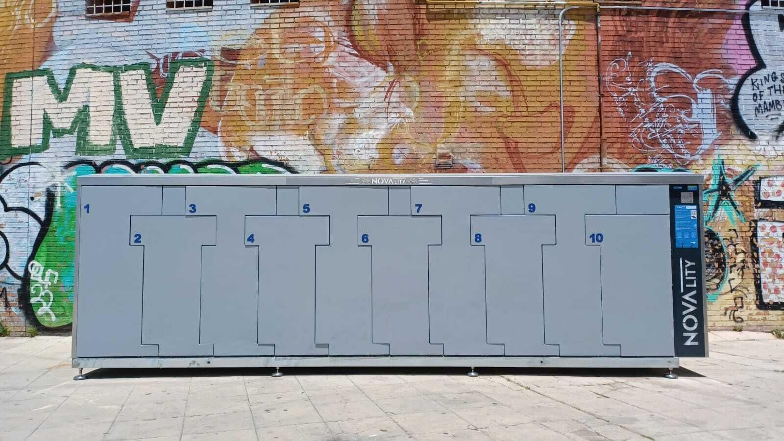 El nuevo aparcamiento seguro para bicicletas en la zona exterior de la estación Plaza de Armas. El nuevo aparcamiento seguro para bicicletas en la zona exterior de la estación Plaza de Armas.