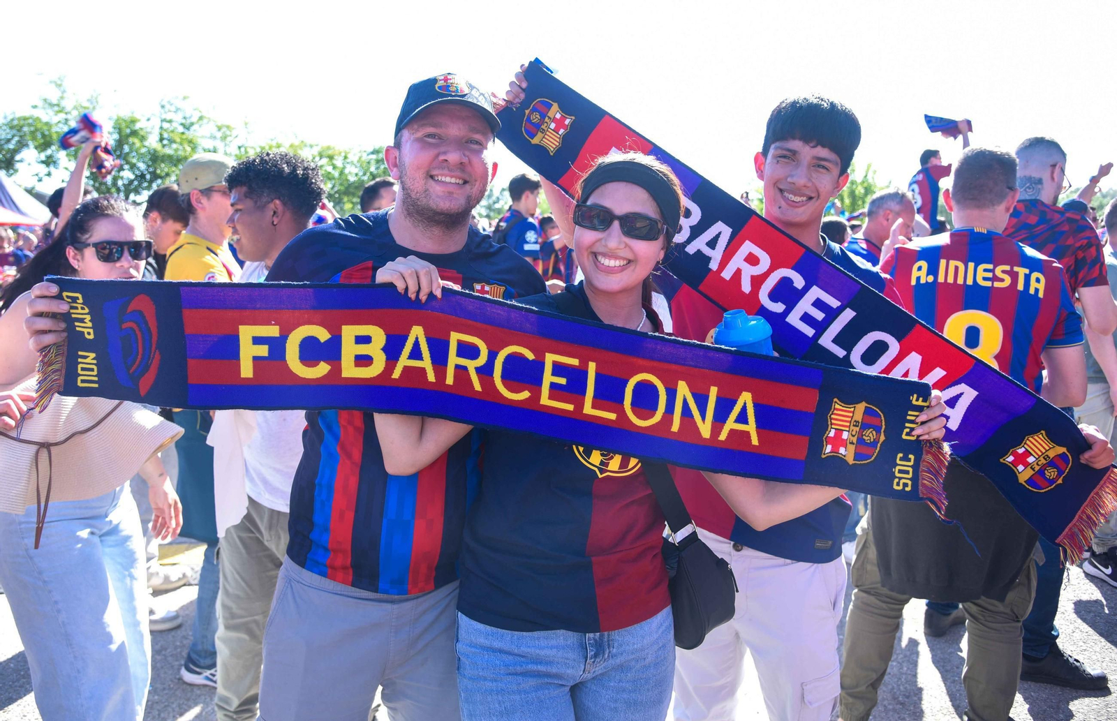 Ambiente en la Fan Zone del Barcelona