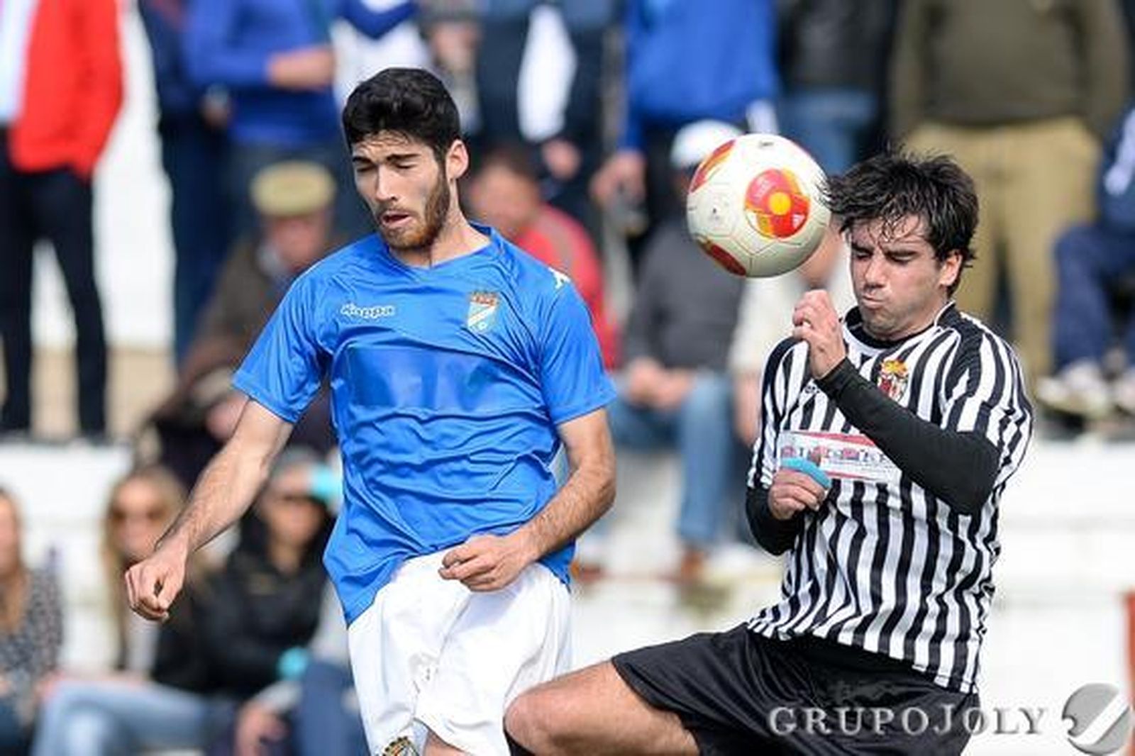 El XCD, que tampoco paga al árbitro, cae ante el Mairena (2-1) con un gol dudoso en el minuto 89.

Foto: LOF