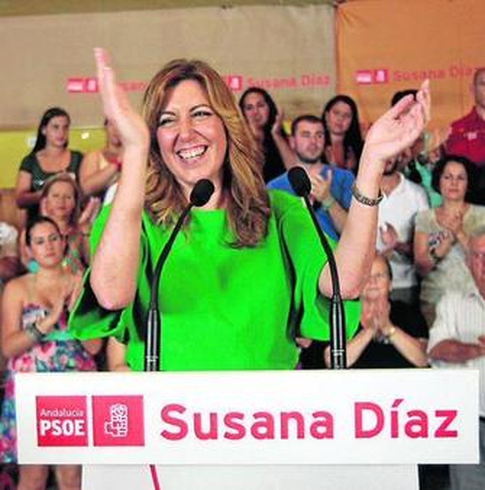 Díaz, exultante ayer durante su acto de campaña en Antequera.