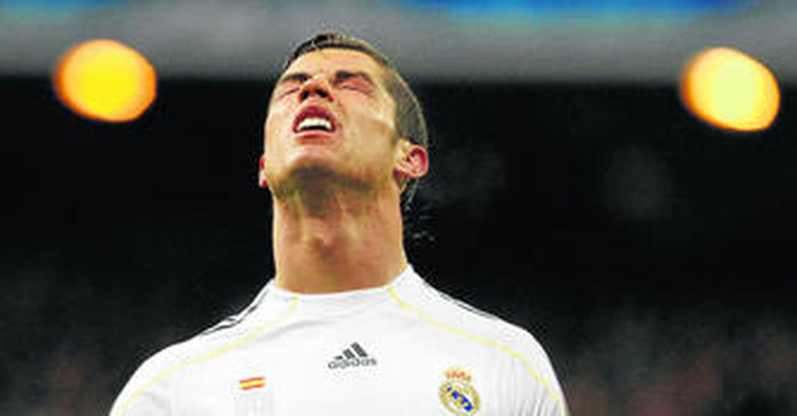 Cristiano Ronaldo hace un gesto de desesperación tras el gol del Olympique de Lyon.