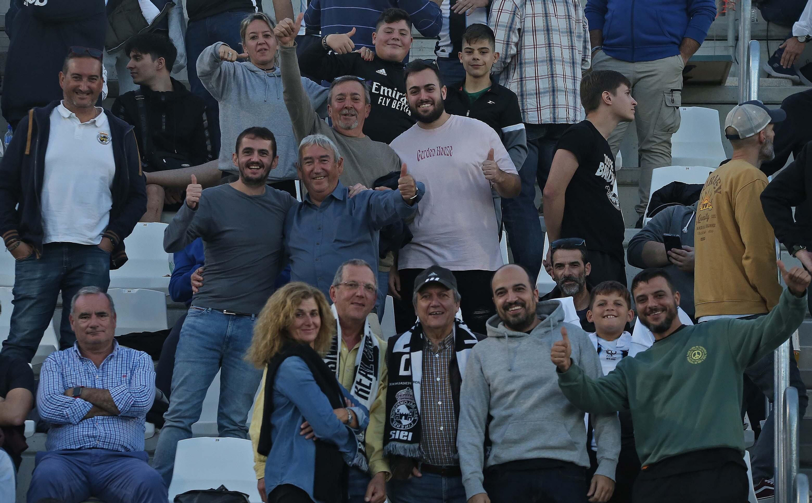Búscate durante el Balona - Sevilla Atlético en el Ciudad de La Línea