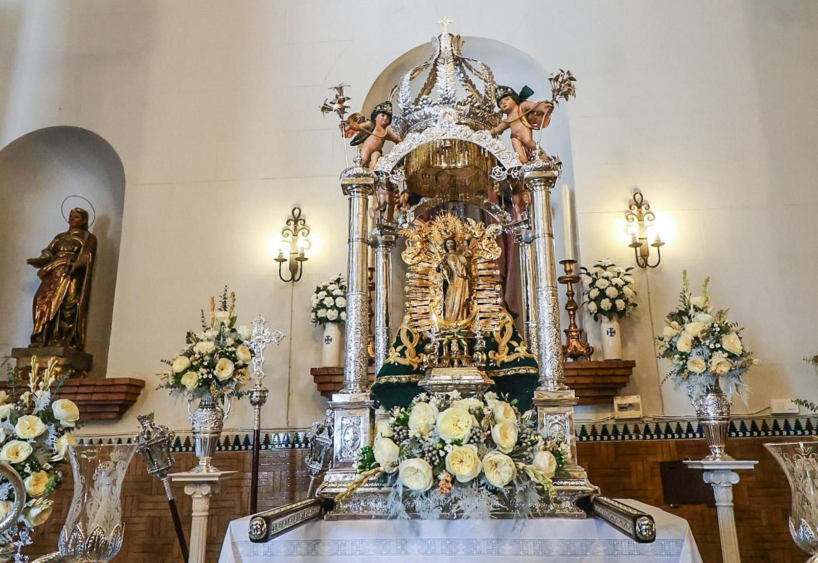 Magna Mariana Huelva 2025: Imágenes del ambiente en las iglesias durante la mañana del viernes