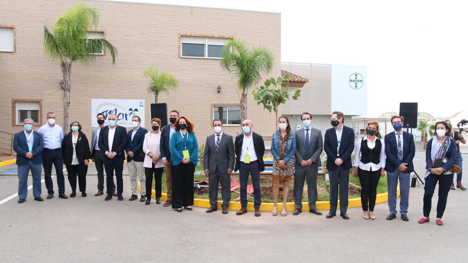 Asistentes y participantes en la inauguración de la ampliación del centro de I+D de Bayer en San Nicolás