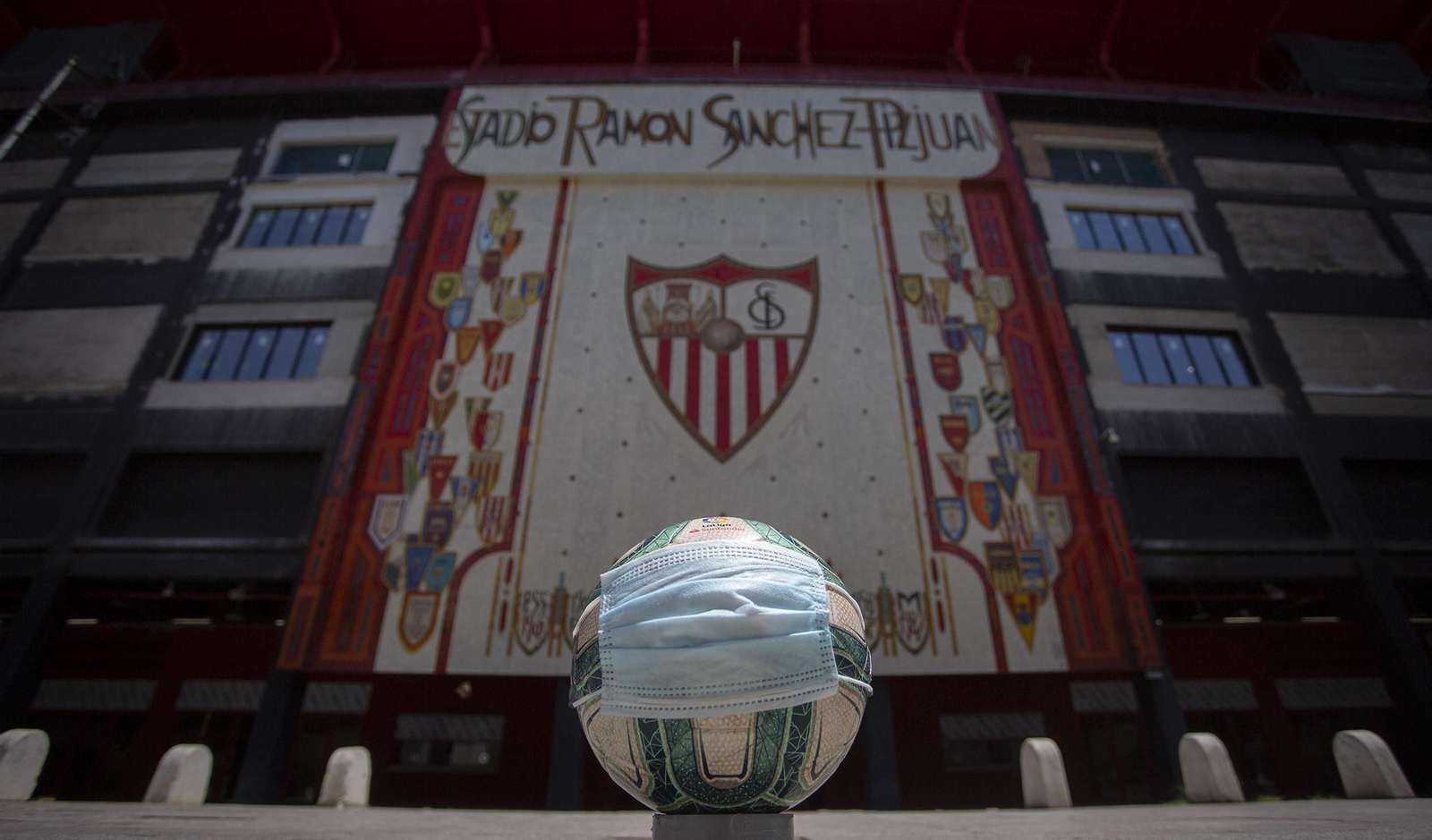 El balón vuelve a rodar en el Ramón Sánchez-Pizjuán.