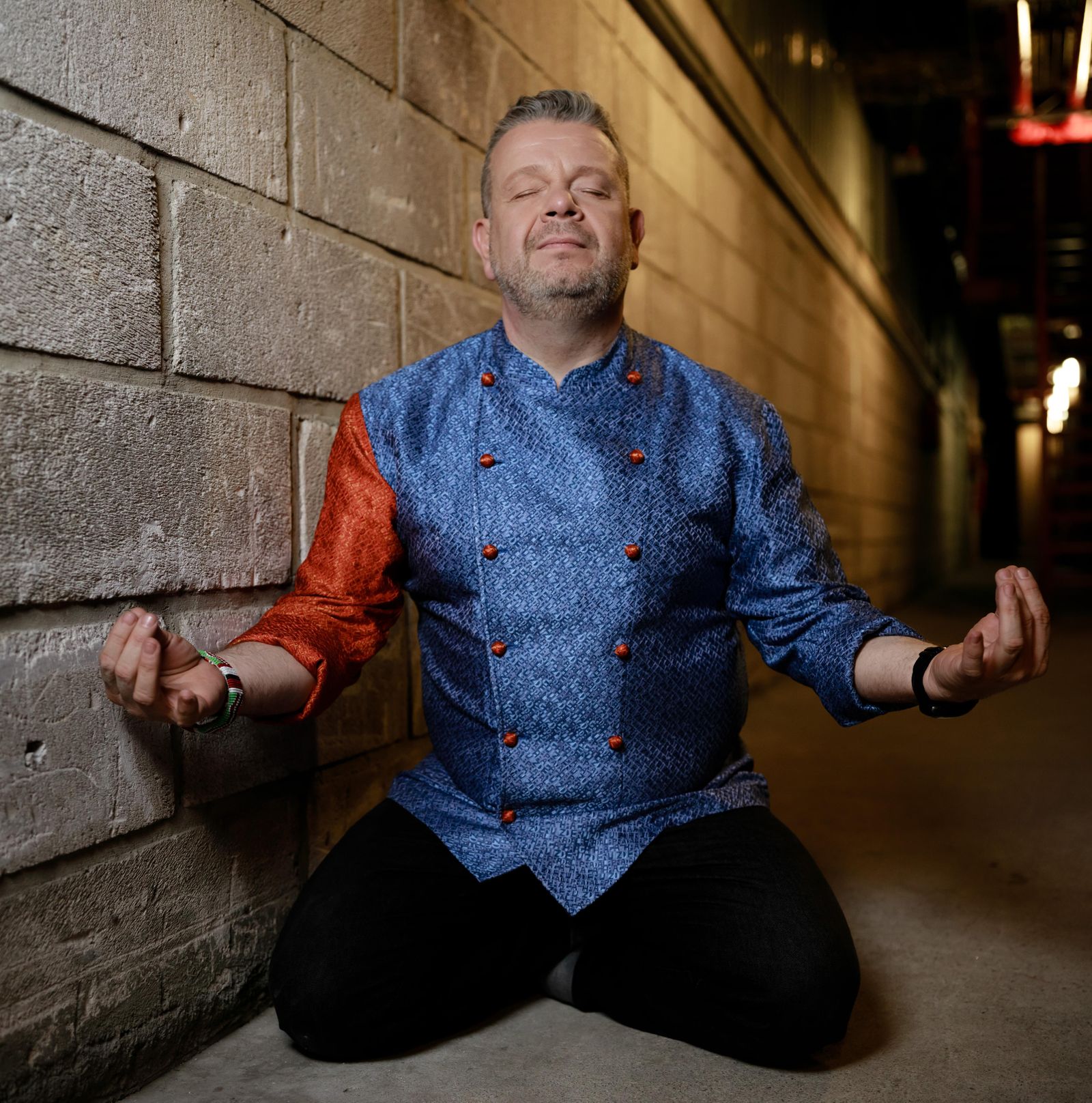 Chicote en ese estado de meditación necesario para su programa.