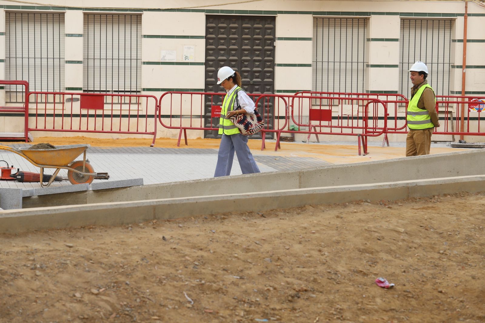 Las obras de peatonalización de la Plaza de Los Dolores, en imágenes