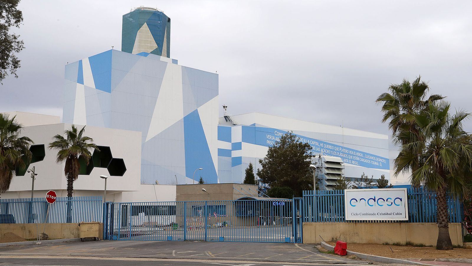 Instalaciones de Endesa en la Punta del Sebo de Huelva.