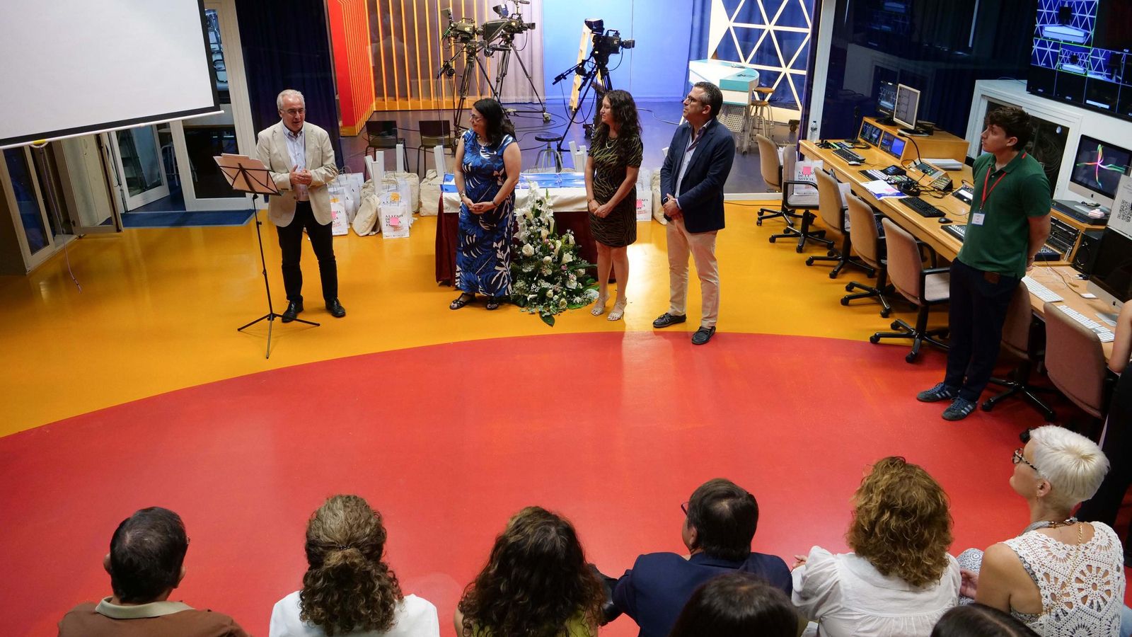 La entrega de los premios al alumnado, profesorado y equipo directivo ha tenido lugar en el Aula Plató de la Facultad de Ciencias de la Comunicación de la UMA.