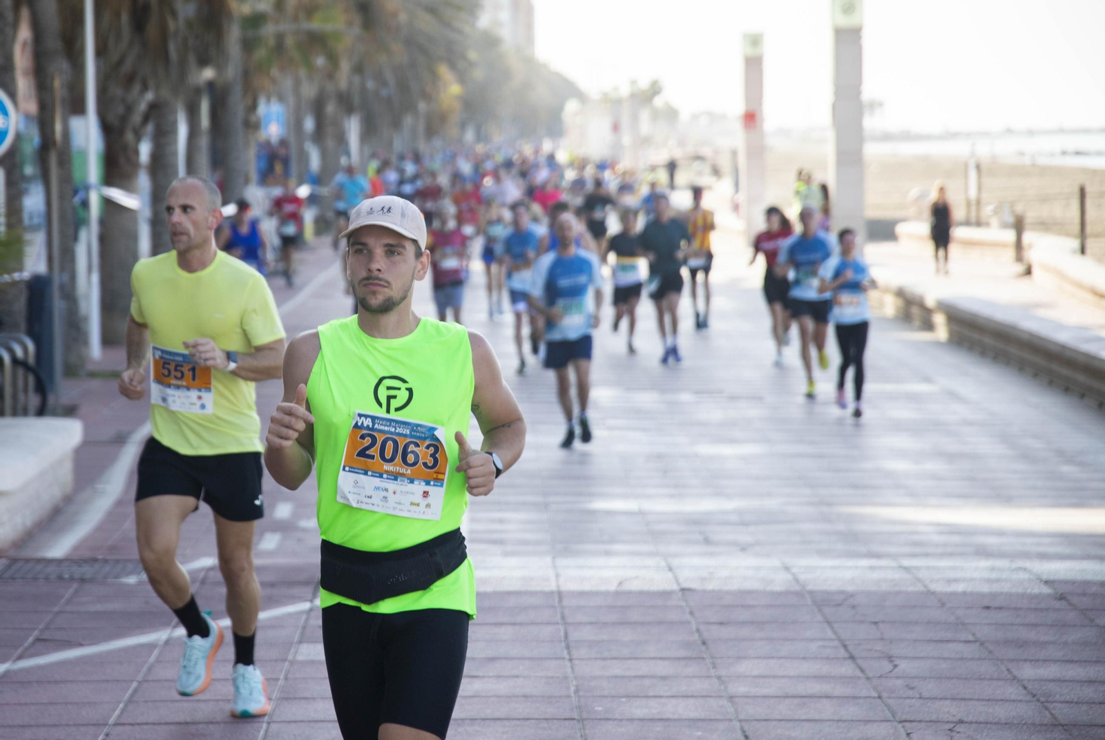 El Medio Maratón de Almería 2025, en imágenes