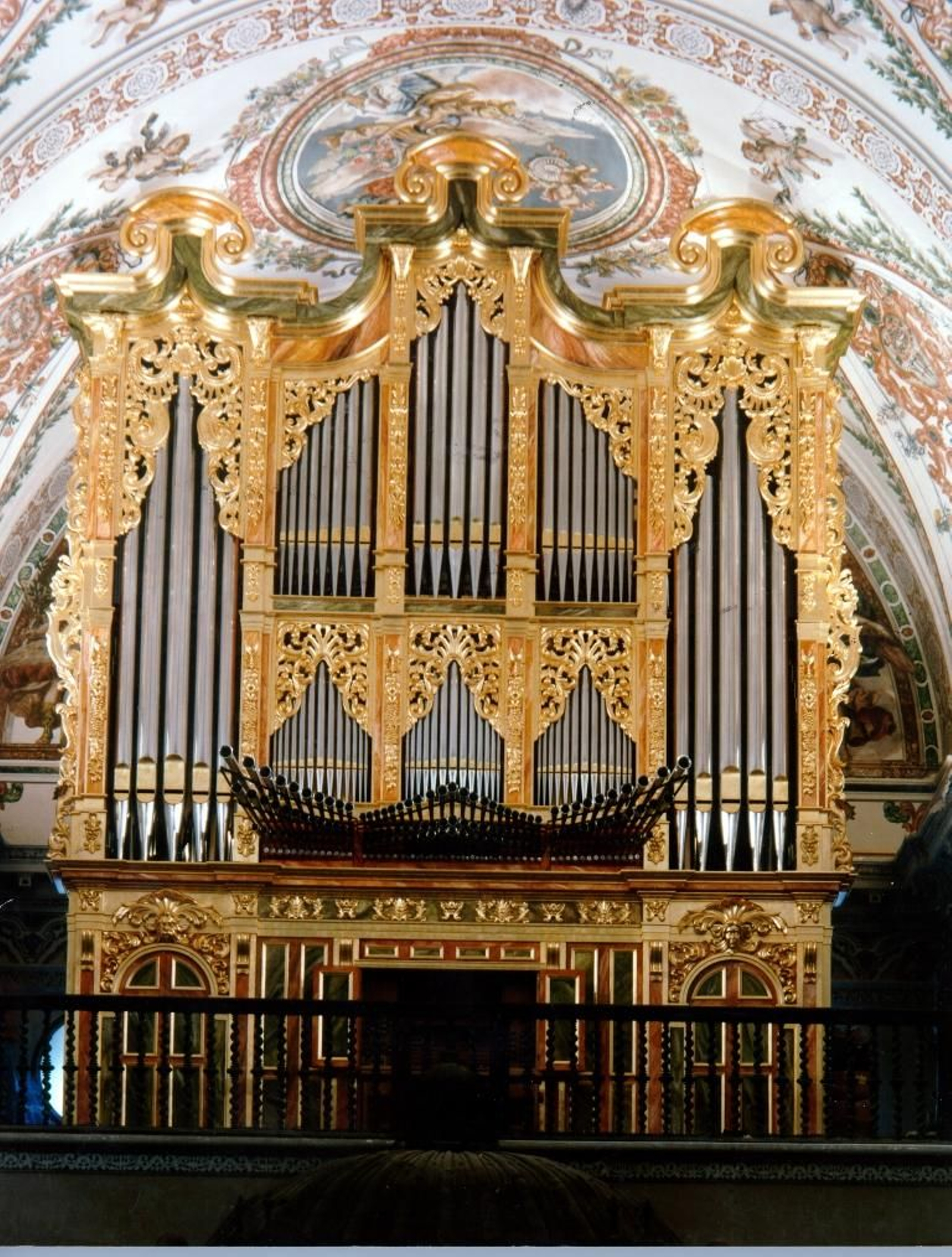 El fabuloso órgano de los Venerables.