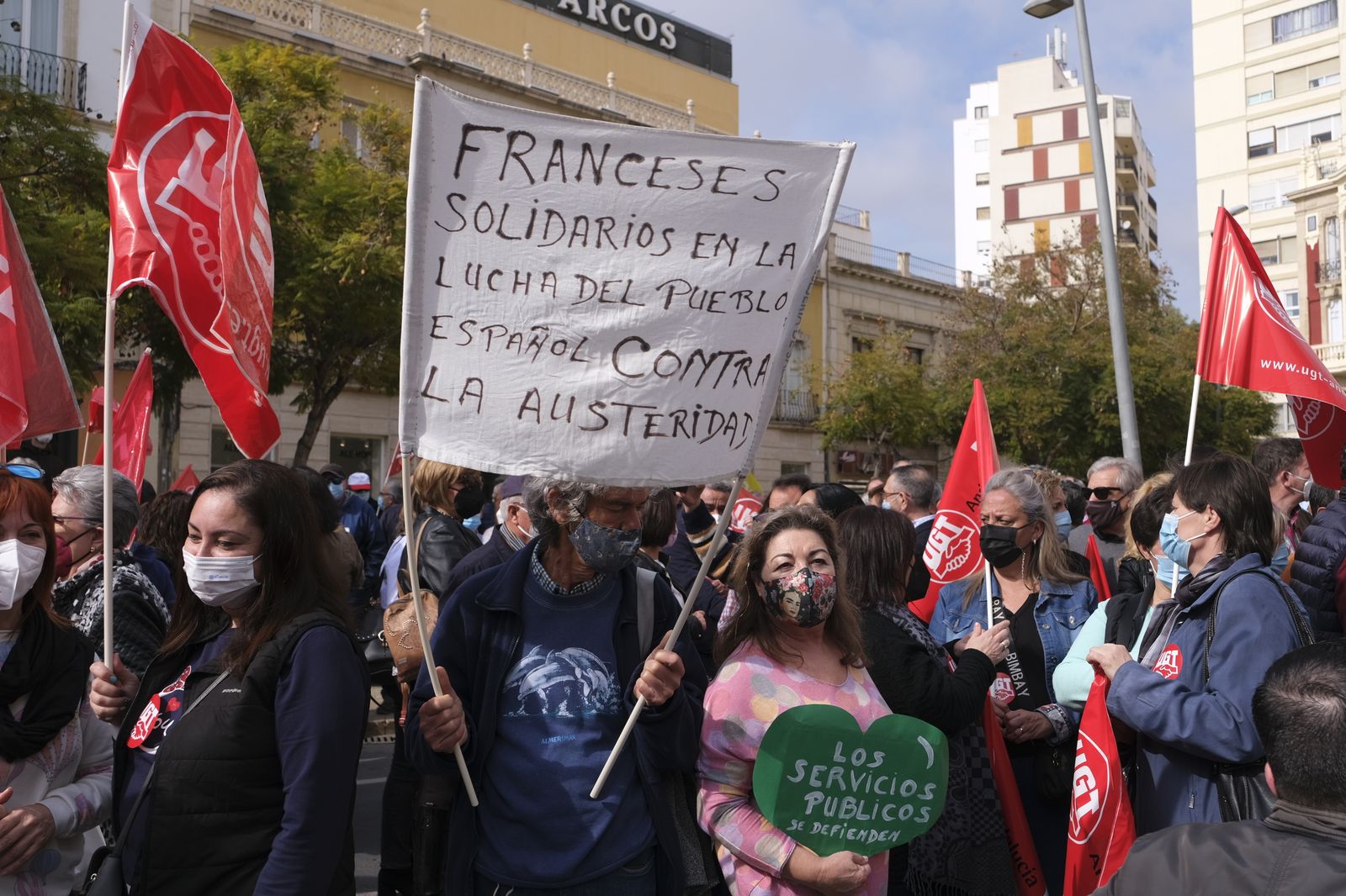 Imágenes de la manifestación a favor de la sanidad pública en Almería