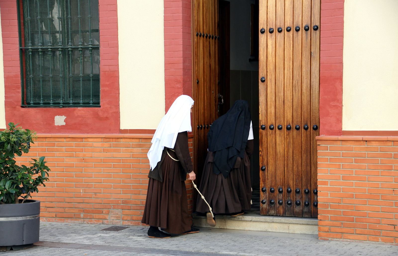 Las Hermanas de la Cruz en Huelva.