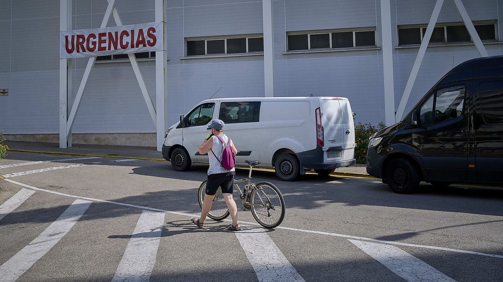 Zona de acceso al servicio de Urgencias del hospital Puerta del Mar de Cádiz.
