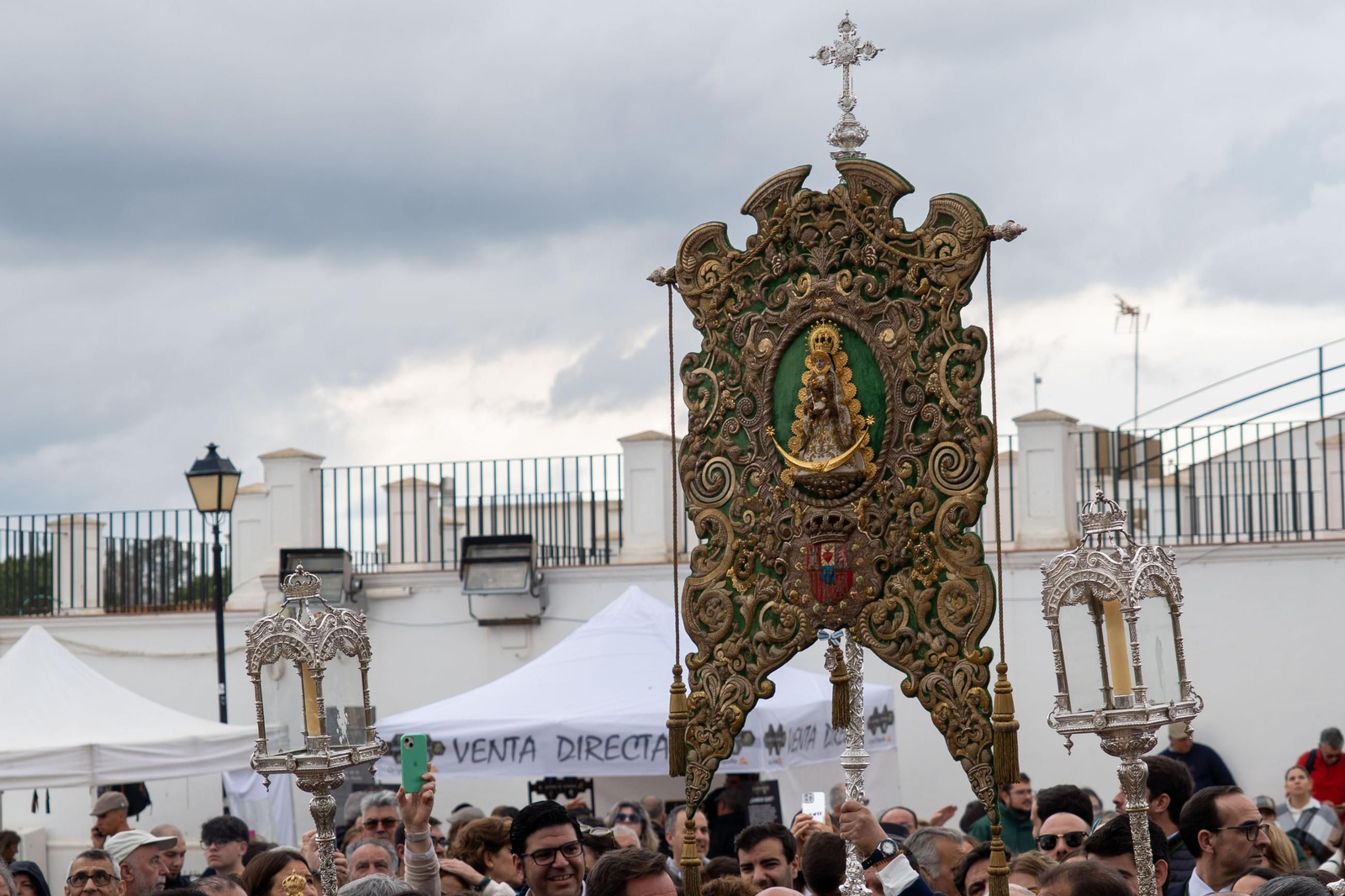 Imágenes de la peregrinación de la hermandad de Huelva al rocío en 2025