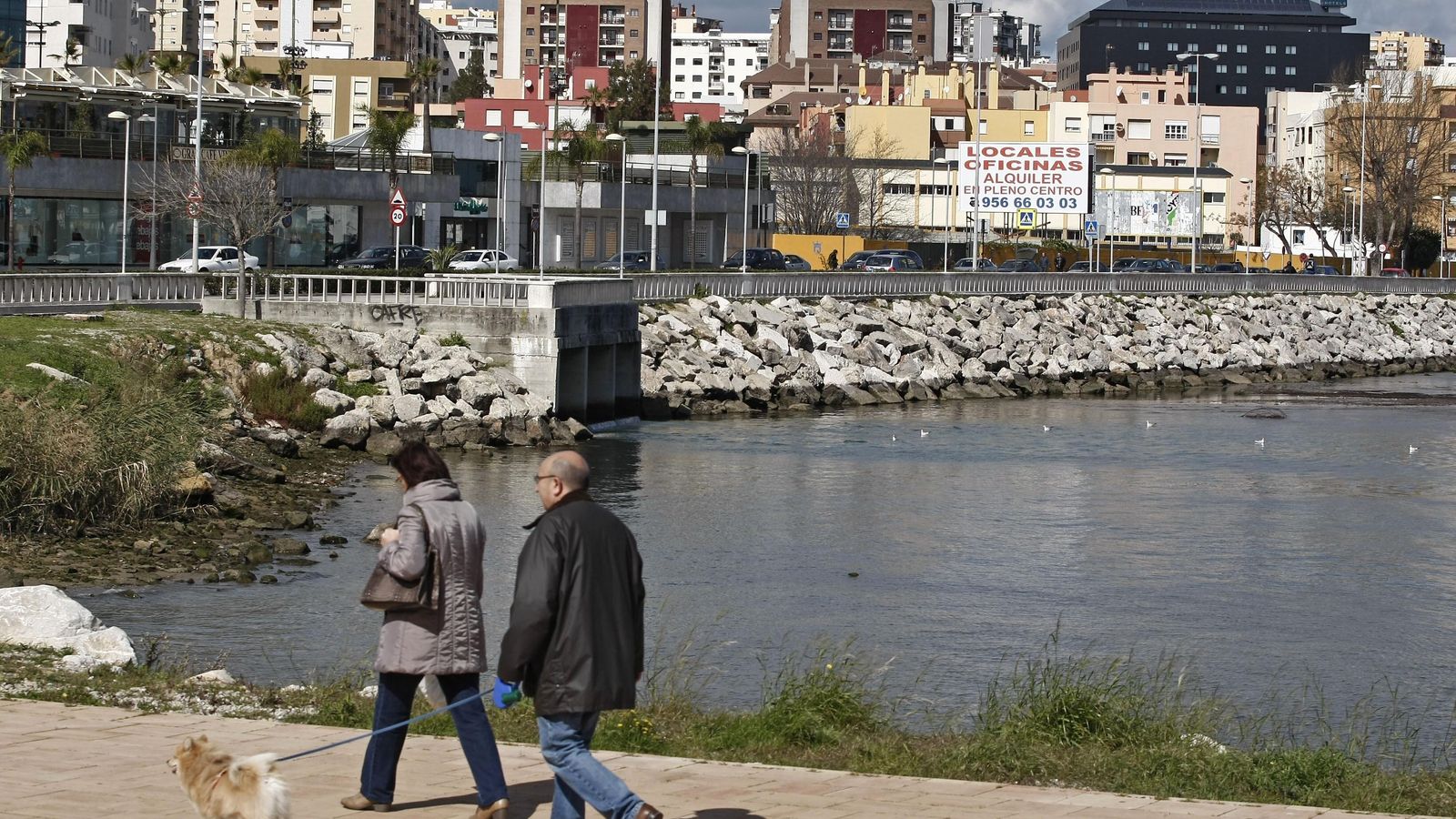 El colector en la playa  de Los Ladrillos.