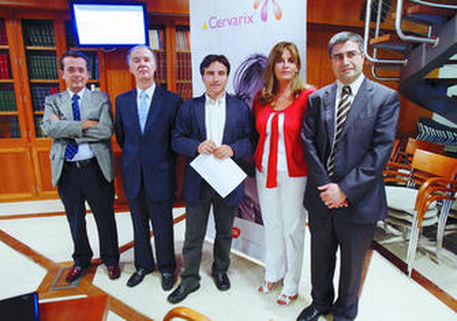 De izq. a dcha., los doctores J. M. Bayas, J. A. Vidart, Xavier Castellsague, María Castro y Aureli Torné.