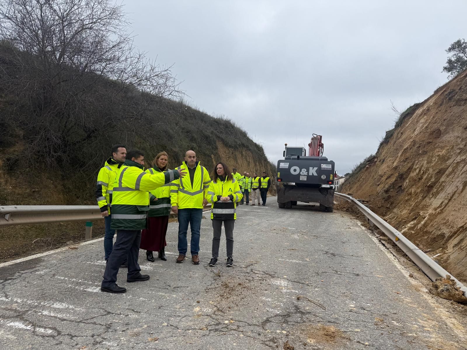 Visita de la consejera de Fomento, Rocío Díaz a la carretera A-7202 Archidona, cortada por la afección del temporal.
