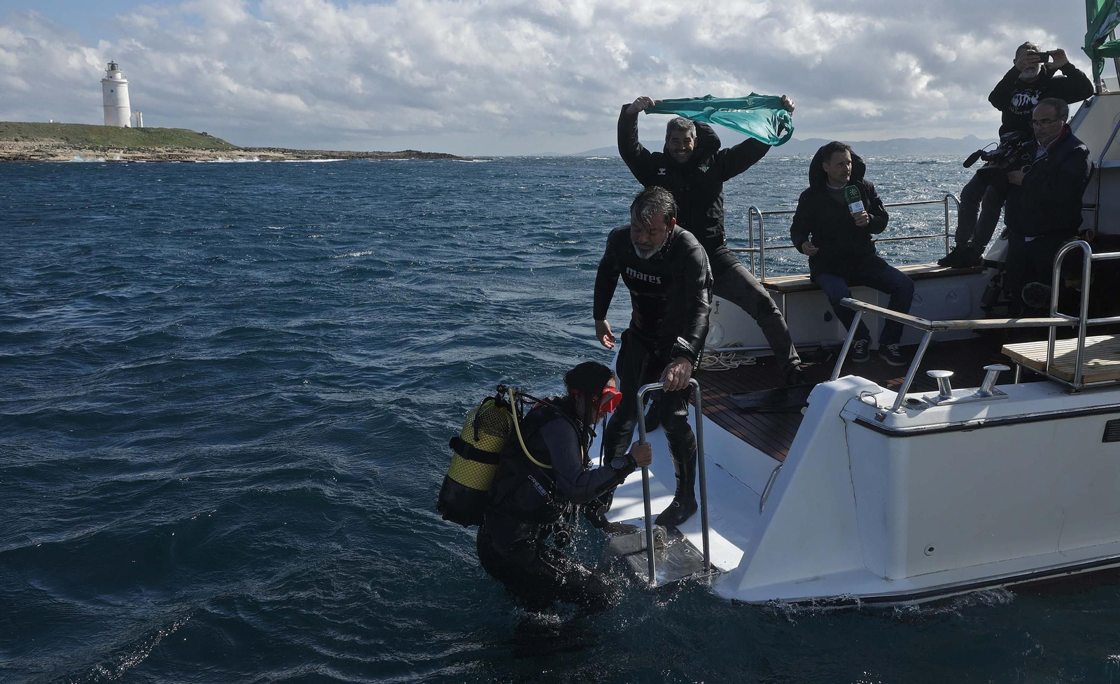 Fotos de la nueva camiseta ecológica del Real Betis fabricada con algas