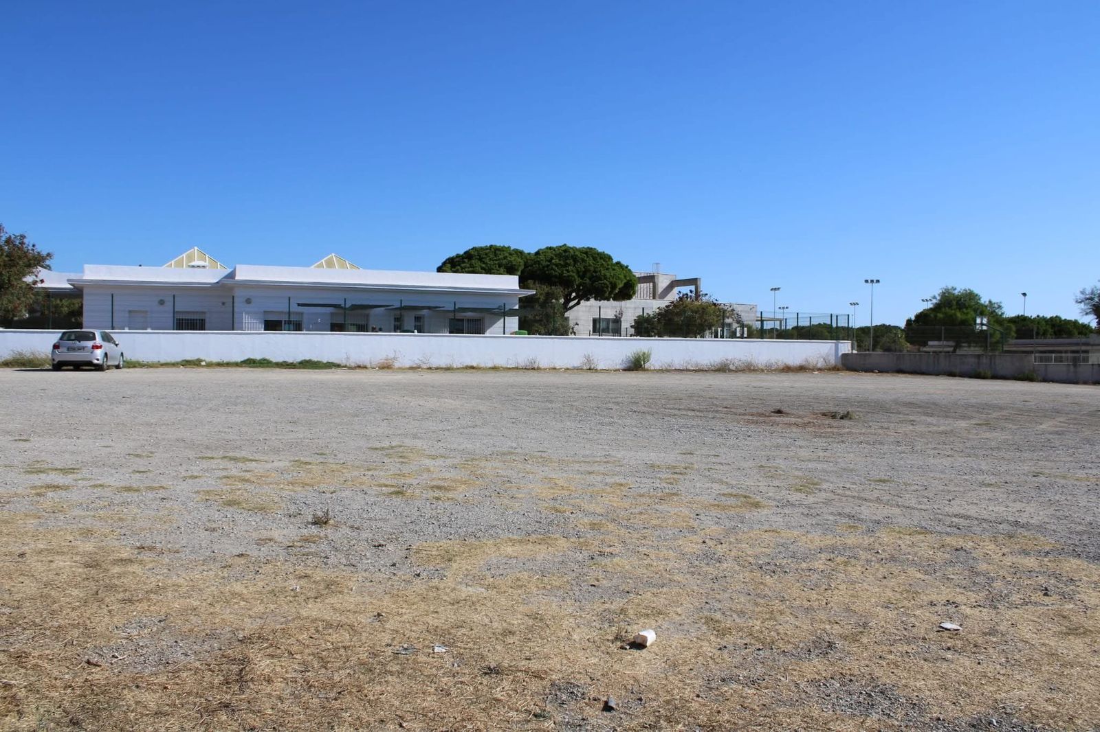Solar cedido por el Ayuntamiento a la Junta para la construcción de un instituto de Secundaria en la playa.