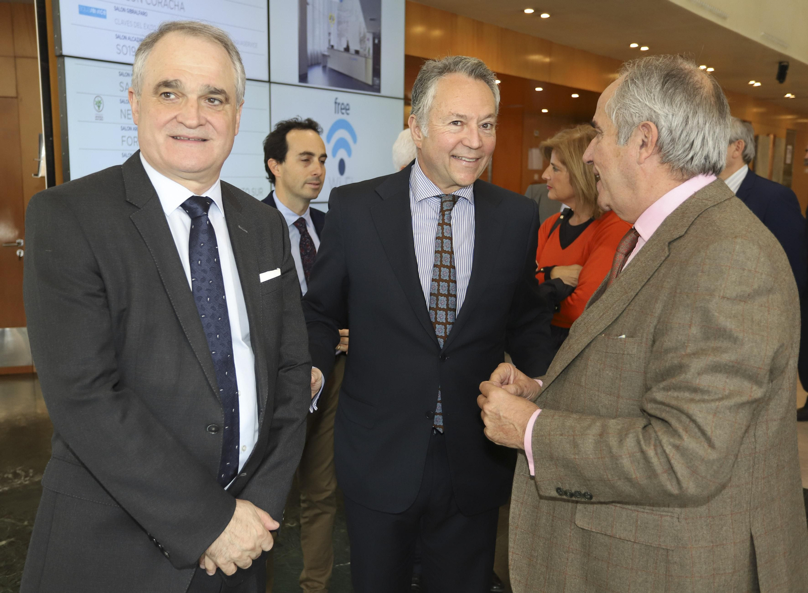 Las fotos del Foro Joly con el consejero de Salud, Jesús Aguirre