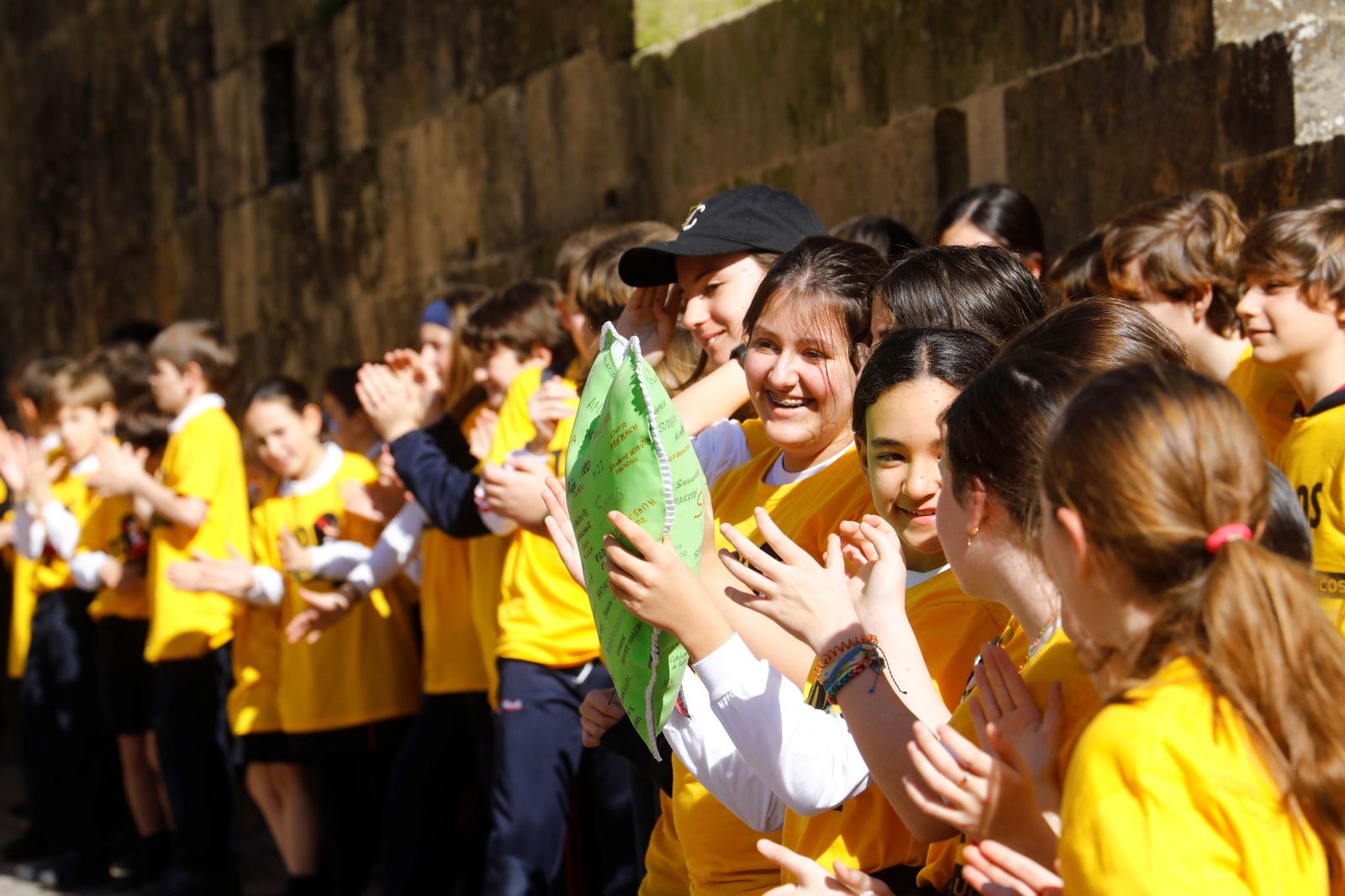 Las mejores imágenes del abrazo a la Mezquita-Catedral por las enfermedades raras