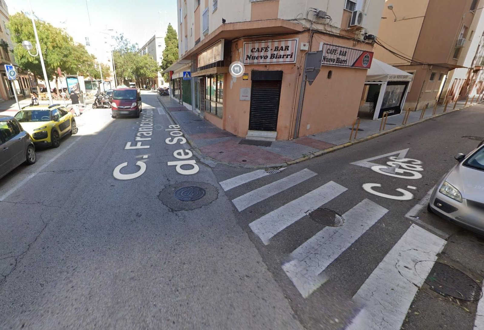 Confluencia de de las calles García de Sola y Gas donde ha tenido lugar el accidente de tráfico.