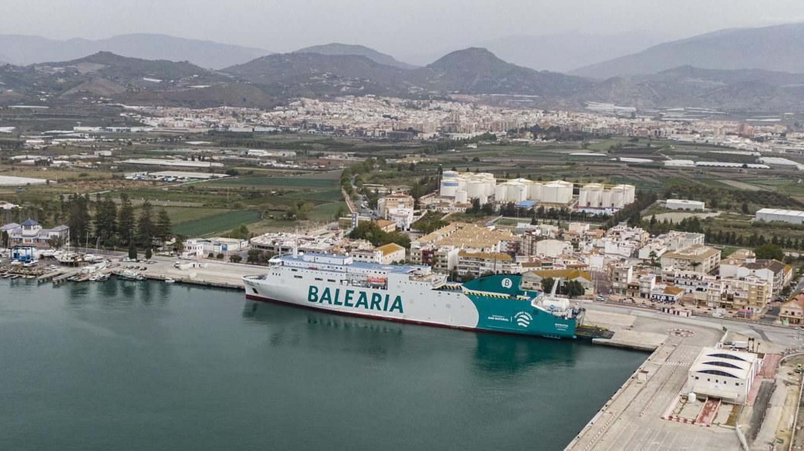 Balearia pone en servicio su línea que une Motril con Melilla