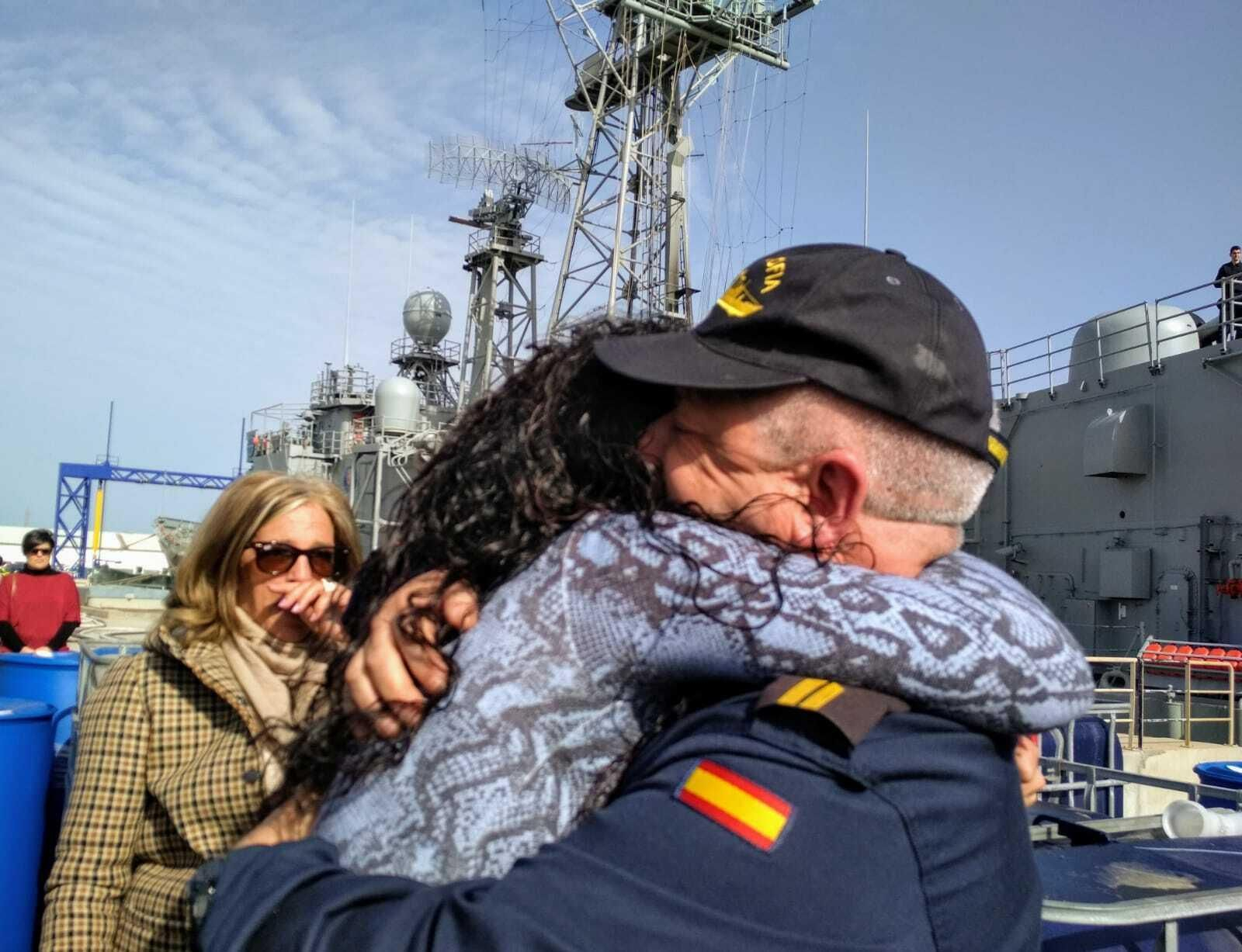 La fragata Reina Sofía llega la Base de Rota