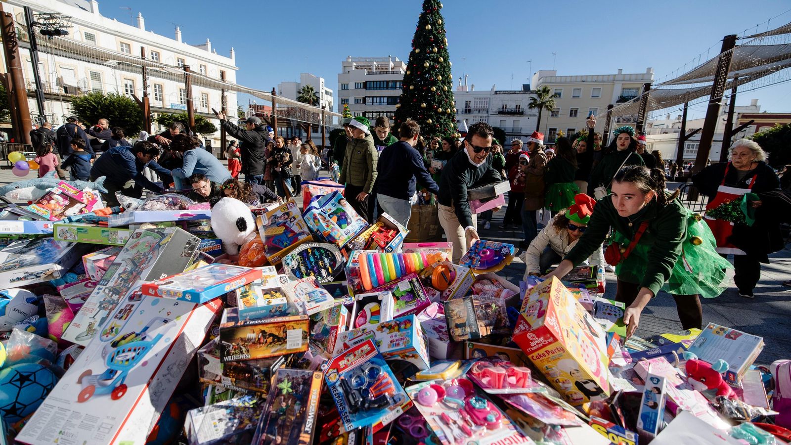 La caravana solidaria de los Reyes Magos de San Fernando, el año pasado. La caravana solidaria de los Reyes Magos de San Fernando, el año pasado.