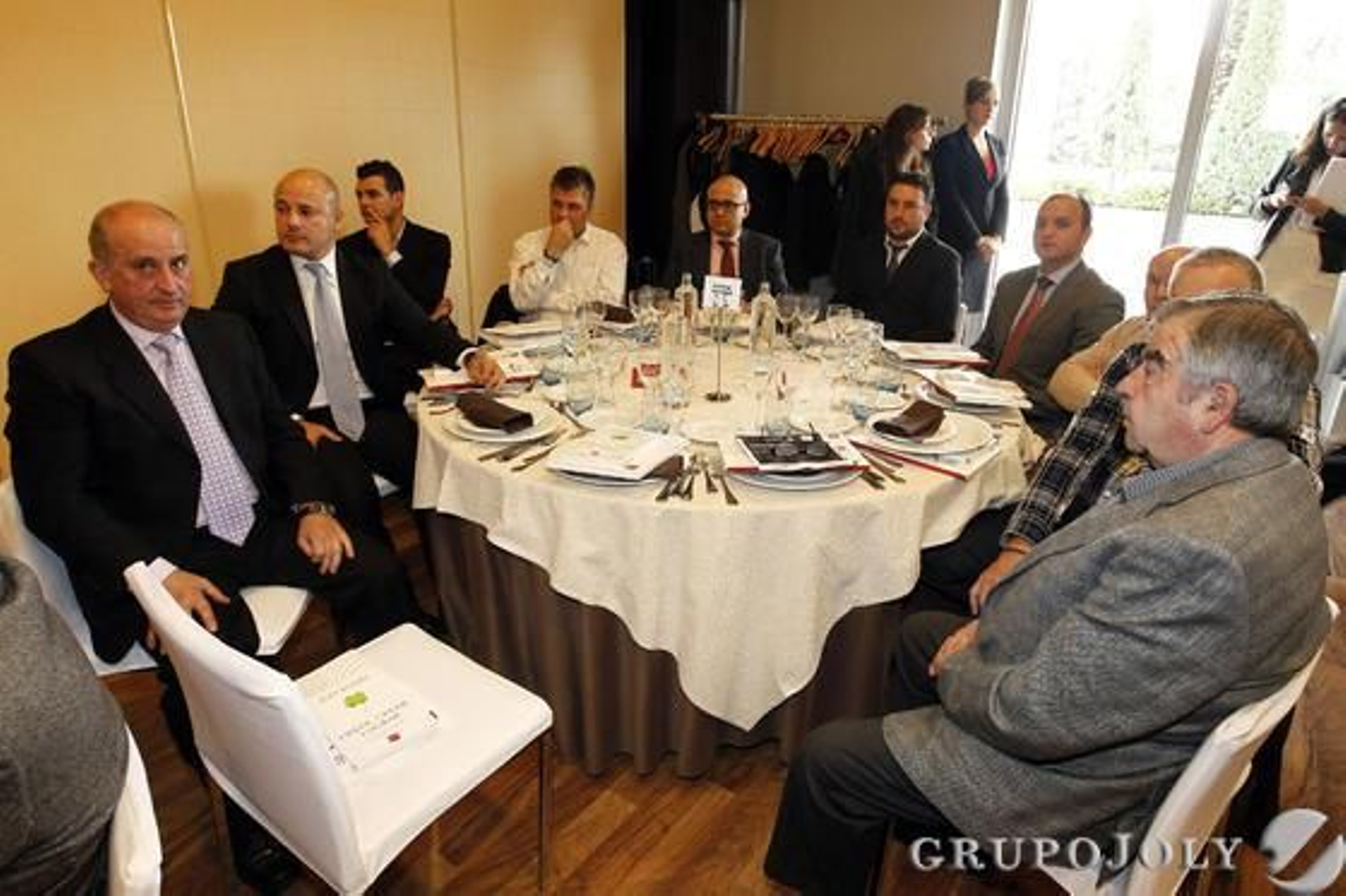 Manuel Jiménez, Diego Matesanz, Juan Francisco Espadafor, José Manuel Ramírez, Ricardo Martínez, Antonio Maroto, Mario Sánchez, Julio Ferrer, Juan Padial y Francisco Almendros.

Foto: Pepe Villoslada y Alex Cámara