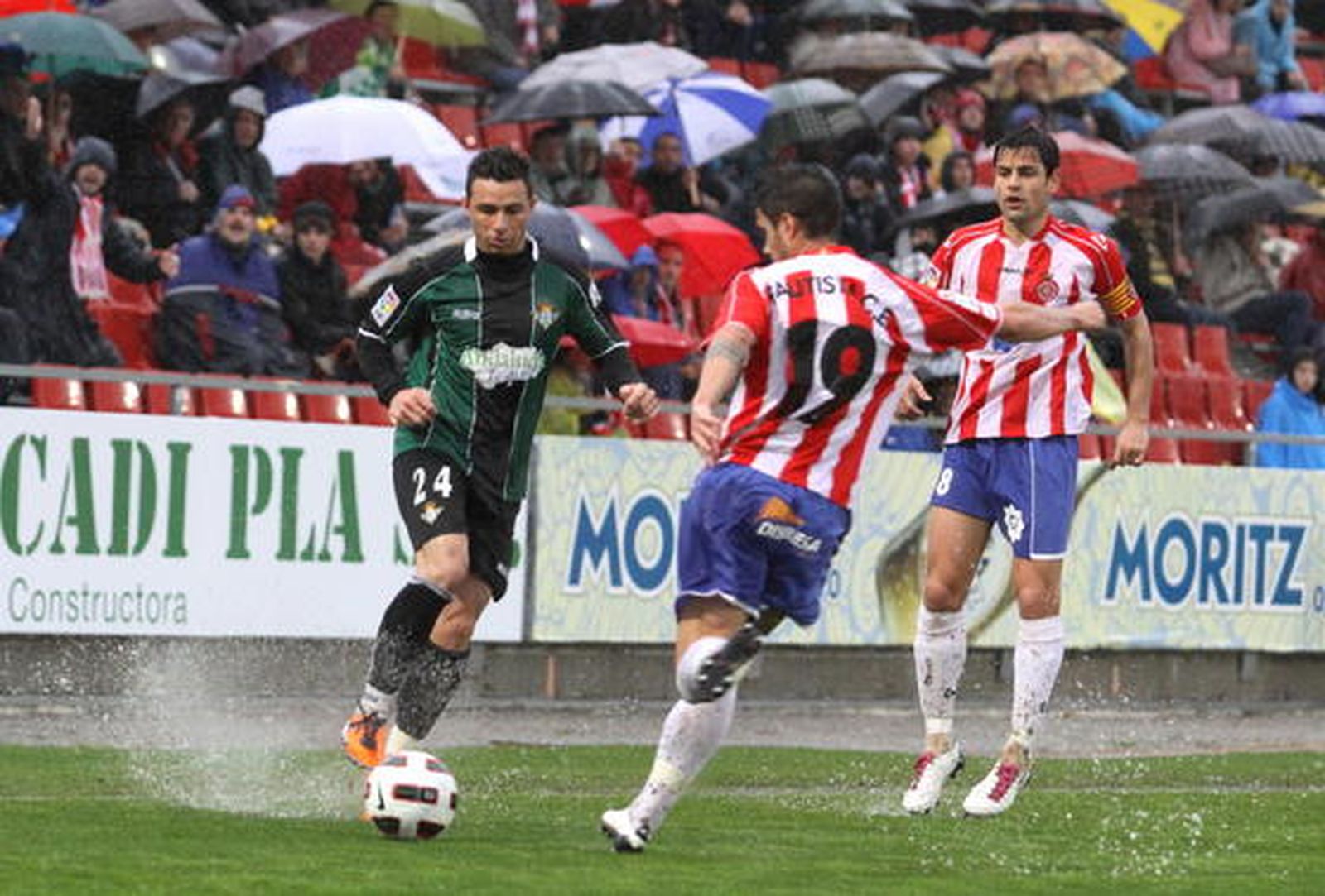 El Betis enlaza cuatro jornadas sumando puntos tras ganar a domicilio al Girona (0-1). / LOF