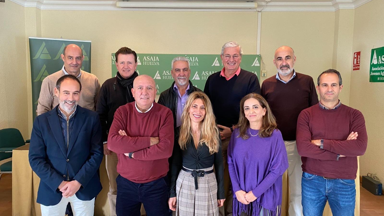Firmantes del nuevo convenio del campo de Huelva.