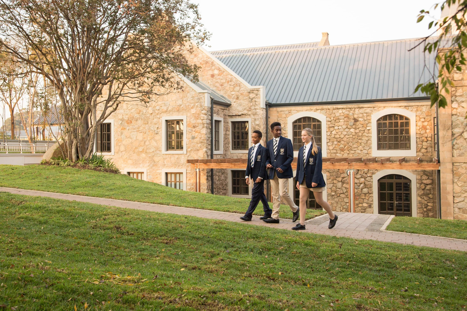 El grupo educativo internacional, Inspired Education, presenta su programa de Becas Nsouli