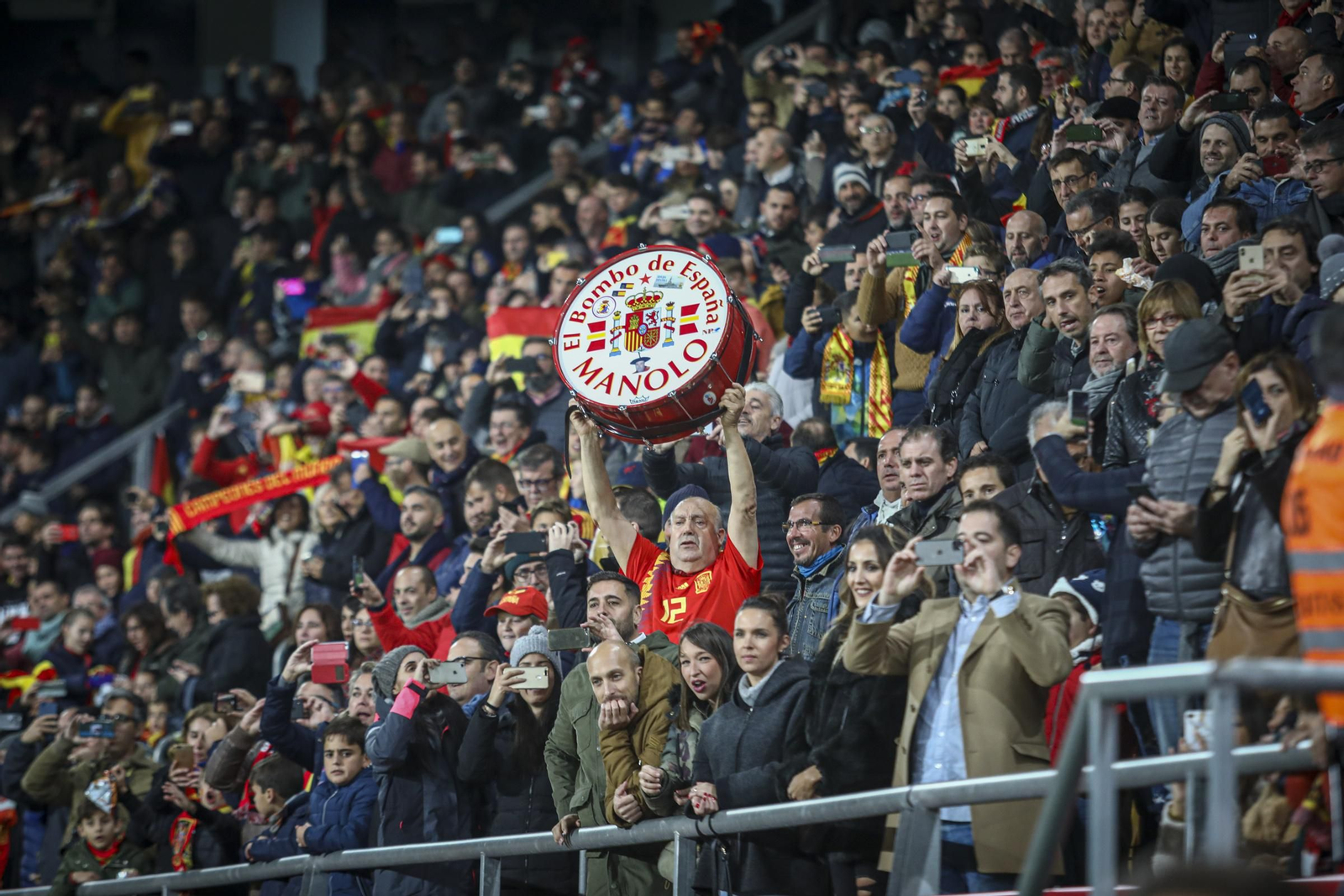 Las imágenes del España-Malta en Cádiz